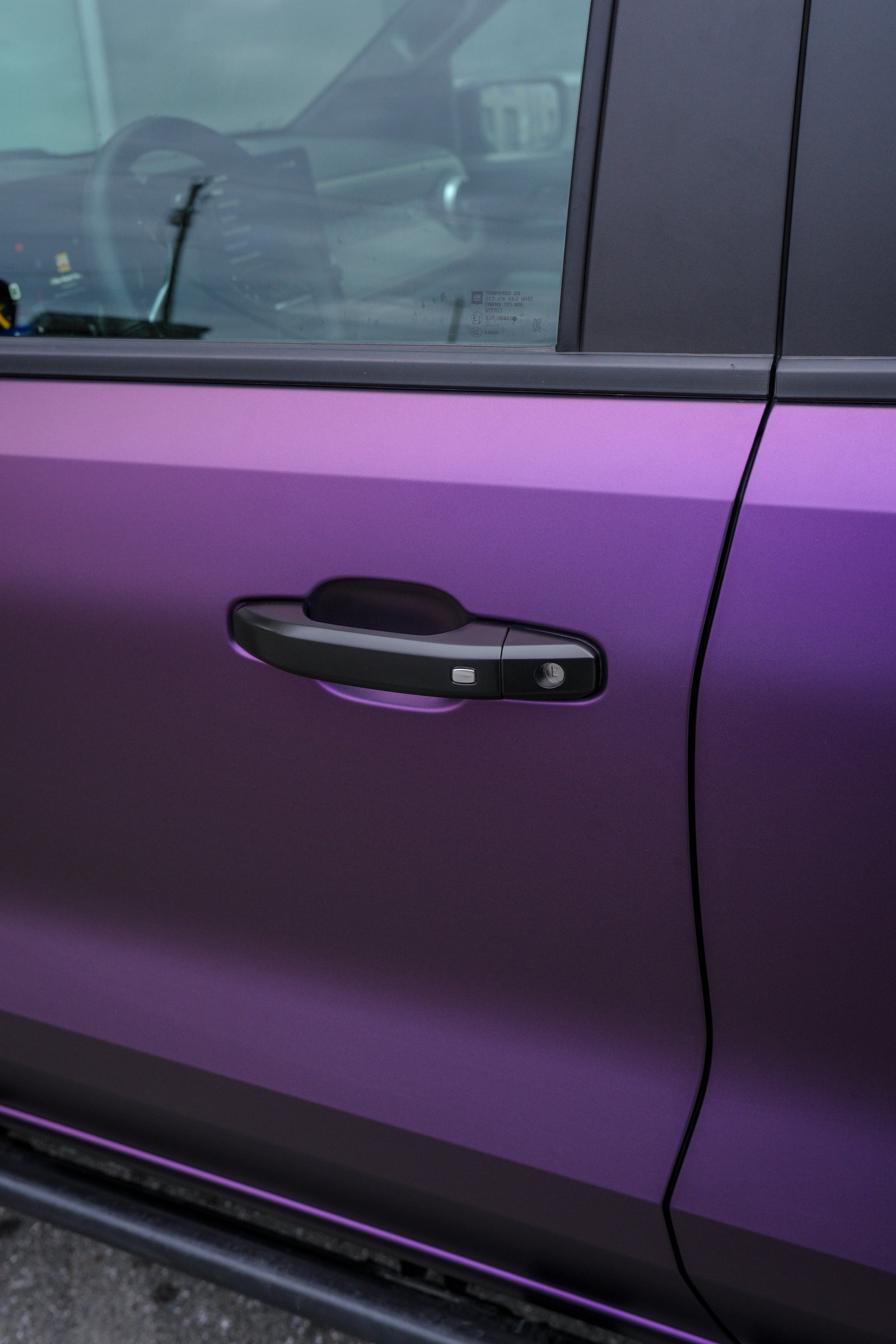 2025 Chevrolet Colorado — 削光黑比诺紫改色膜