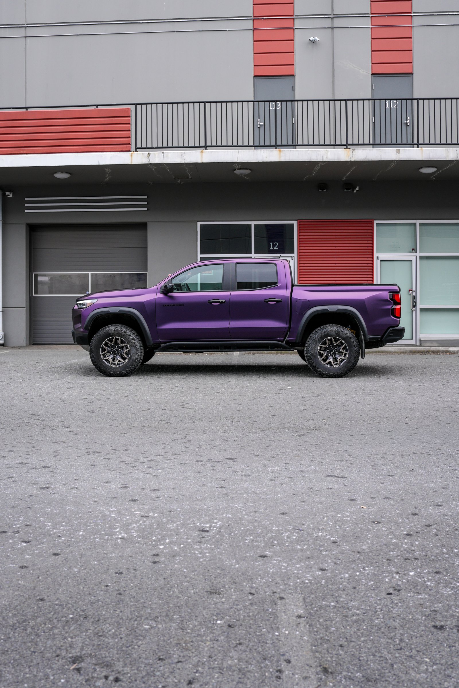 2025 Chevrolet Colorado — 削光黑比诺紫改色膜