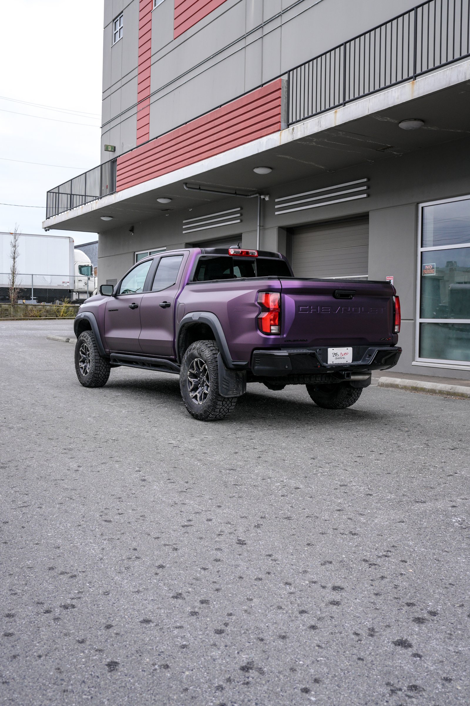 2025 Chevrolet Colorado — 削光黑比诺紫改色膜