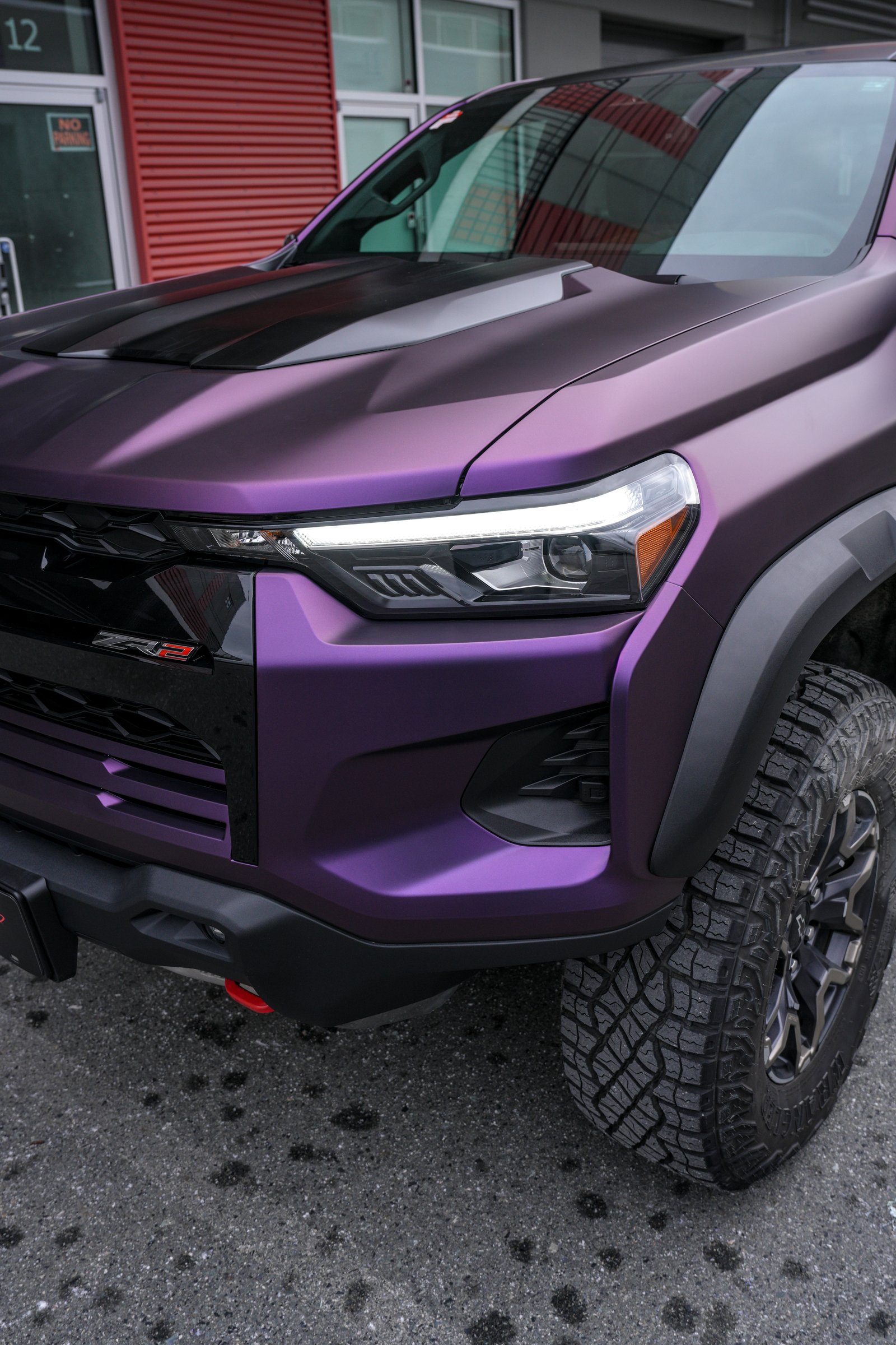 2025 Chevrolet Colorado — 削光黑比诺紫改色膜