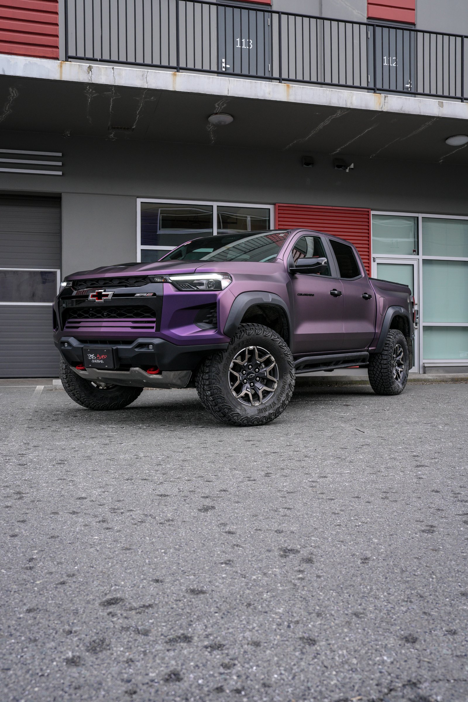 2025 Chevrolet Colorado — 削光黑比诺紫改色膜