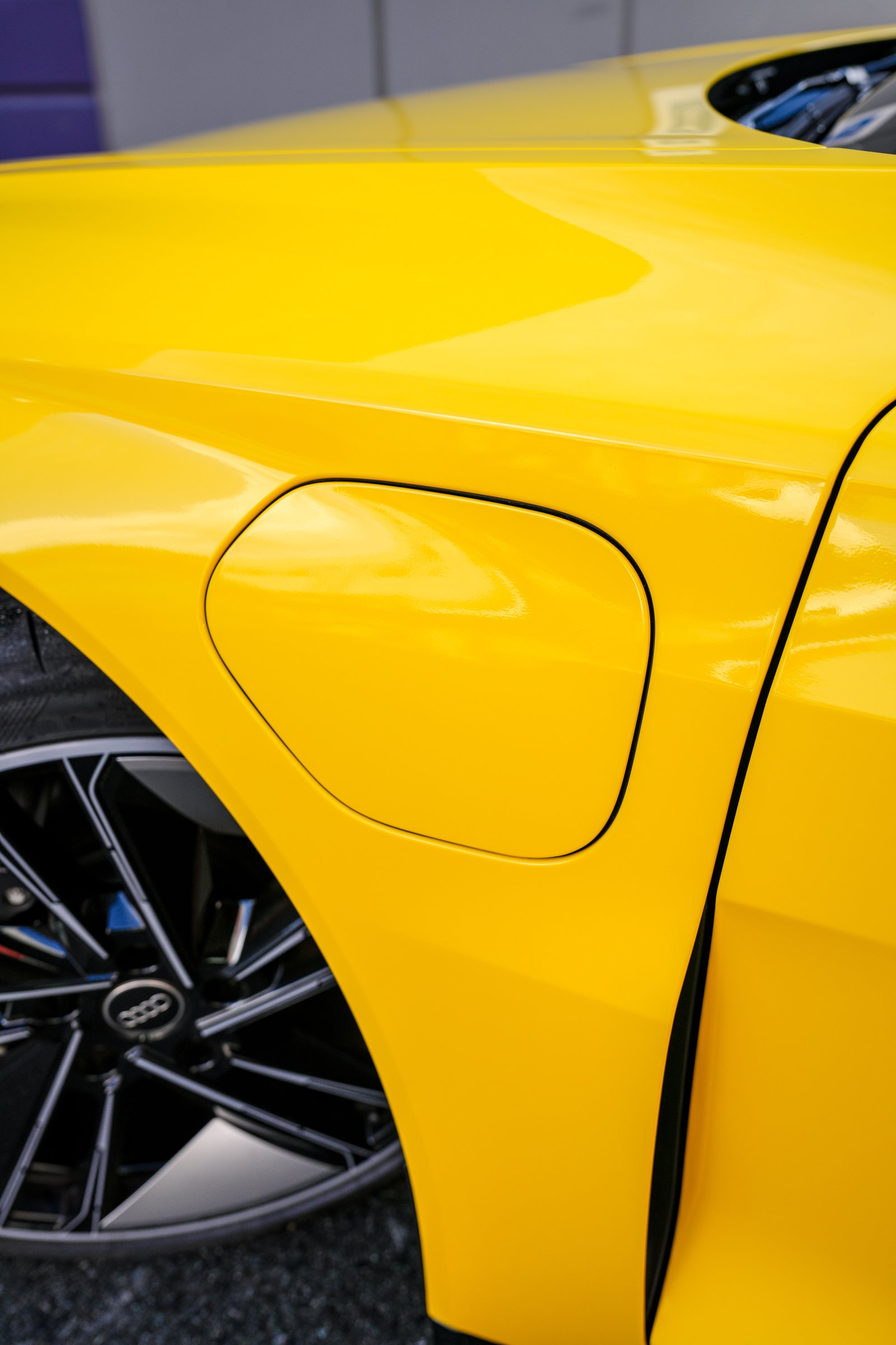 Audi e-tron GT — Bright Yellow Color Change