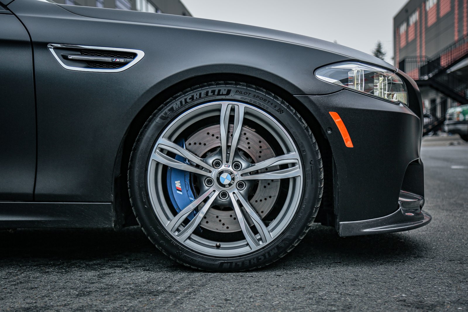 BMW M5 — 3DDesign Kit and Akrapovic Exhaust