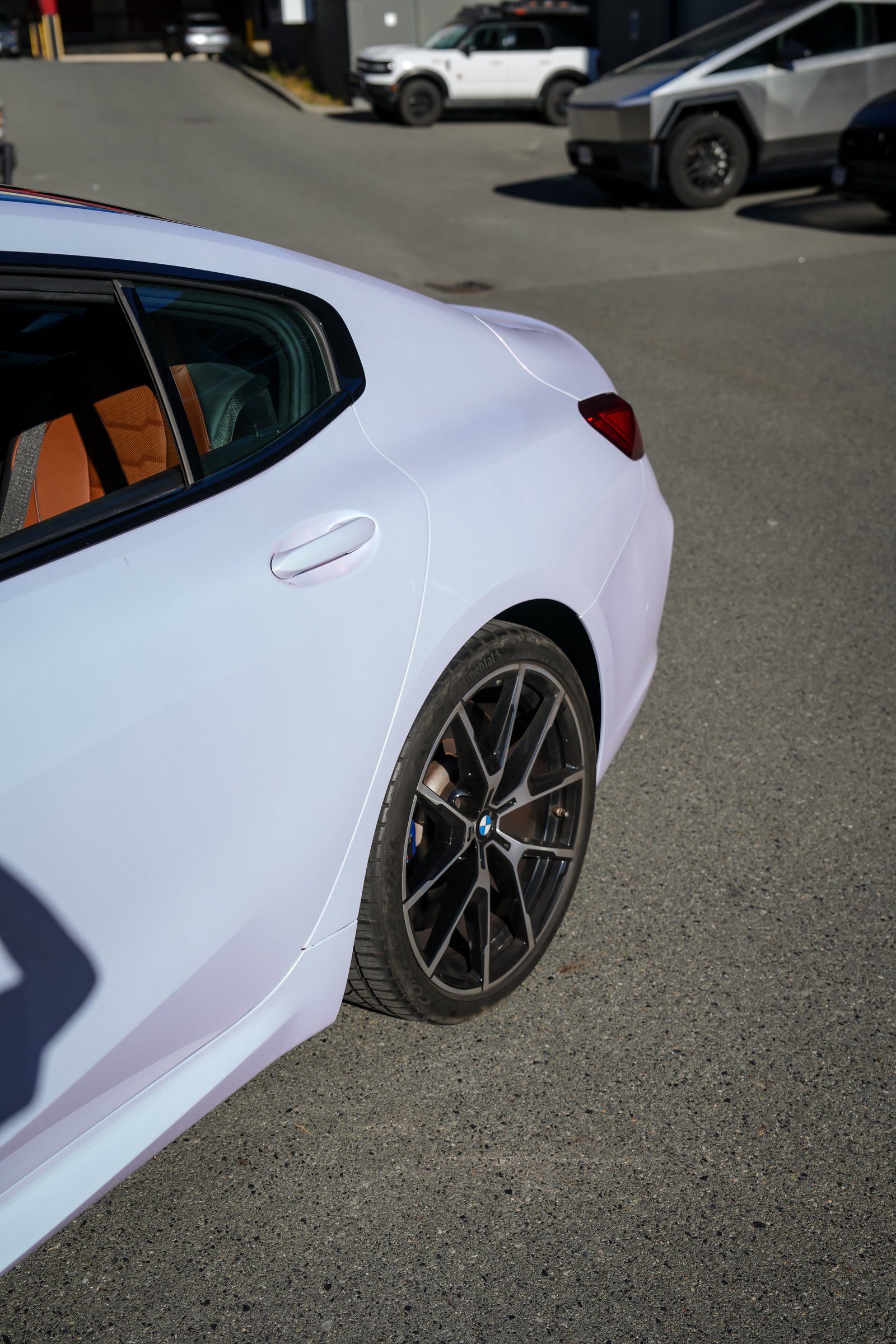 BMW M850i — Mid-Gold Starlight Pink Color Change