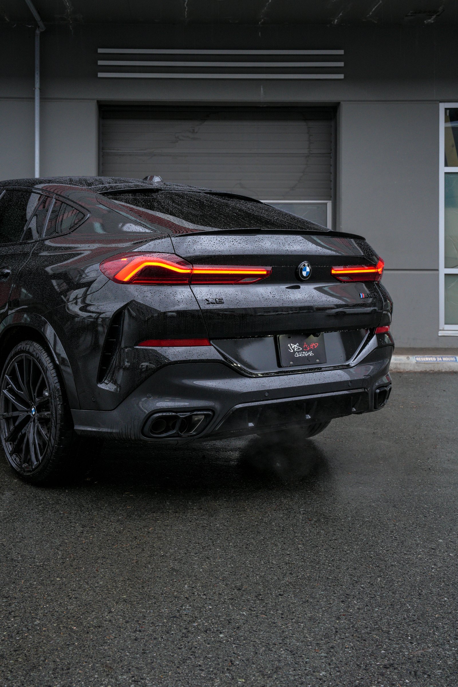 BMW X6 M60i — Metallic Black 3M Wrap