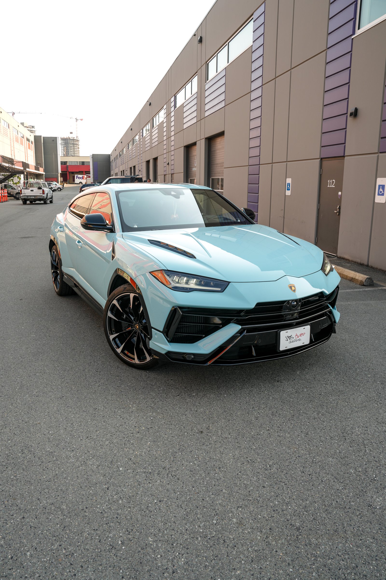 Lamborghini Urus — Meissen Blue Color Change