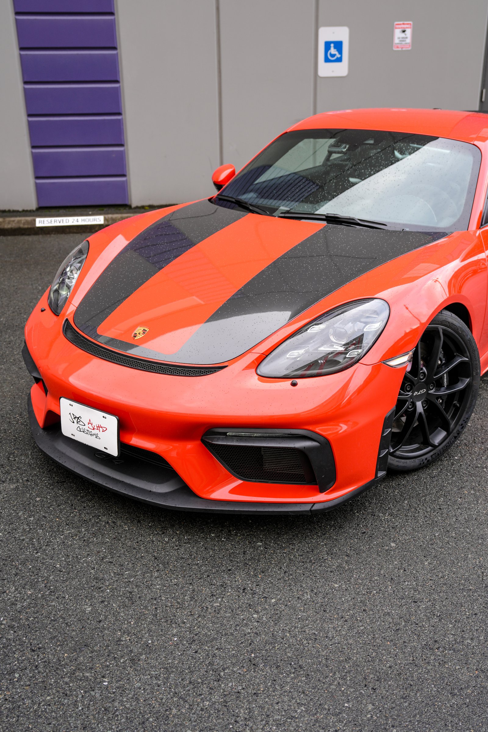 保时捷718 Cayman GT4 — 熔岩橙改色