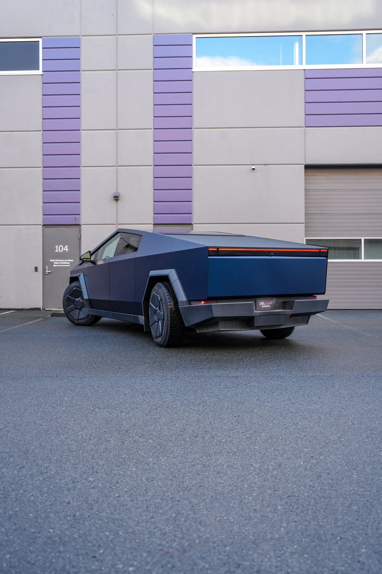 Tesla Cybertruck — Blue Purple Chameleon Color Change