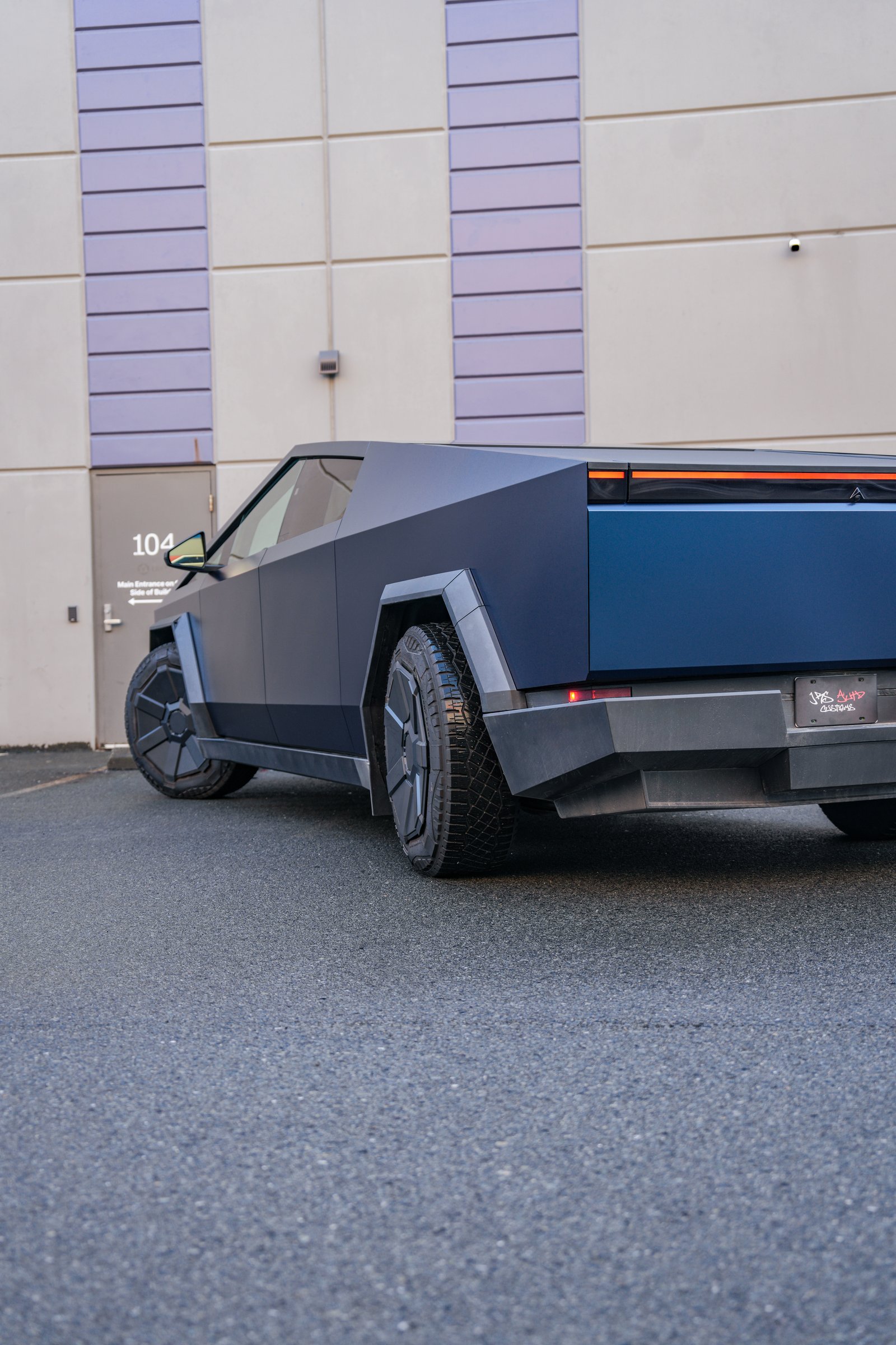 Tesla Cybertruck — Blue Purple Chameleon Color Change