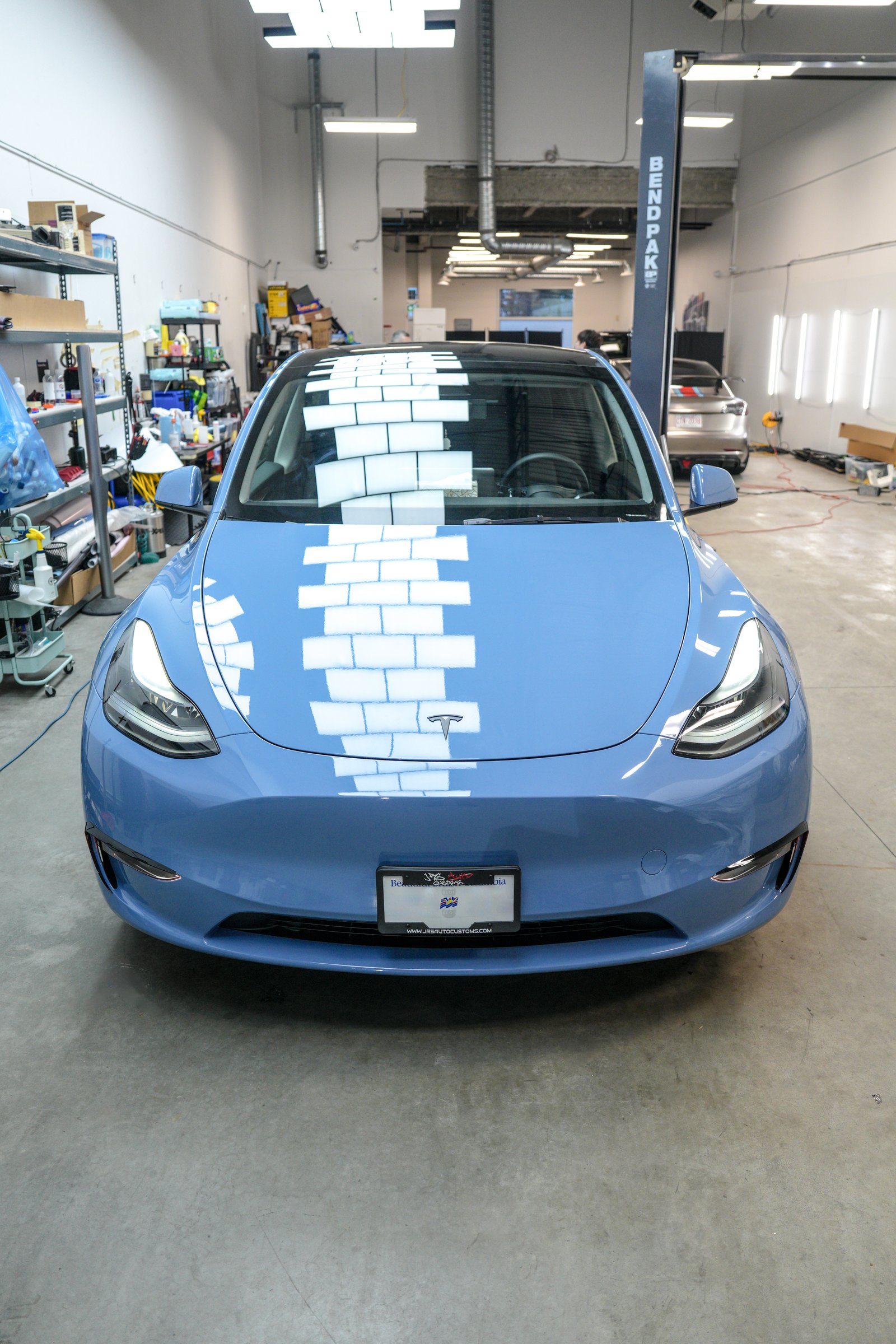 特斯拉Model Y — 烟雨蓝改色